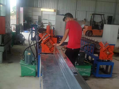 山东镀锌轻钢龙骨机