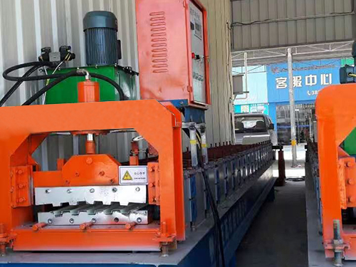 山东卷帘门成型机